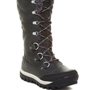 BRAND NEW NEVER WORN BEAR PAW BOOTS SIZE 8